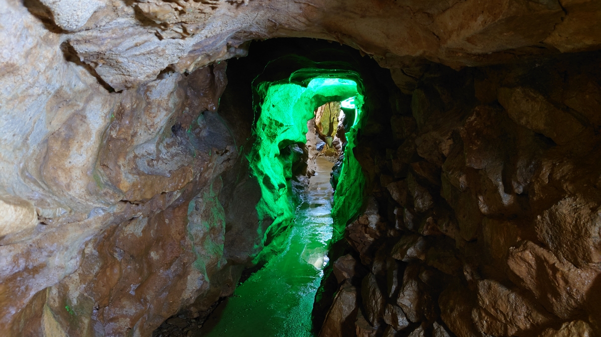 戸津井鍾乳洞16