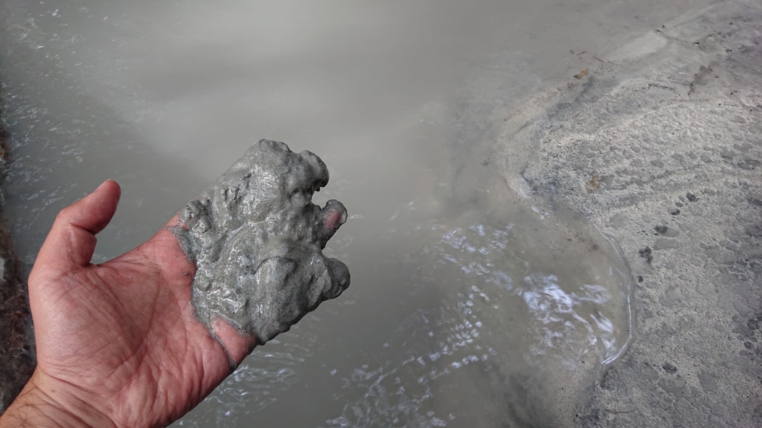 最古の岩風呂10