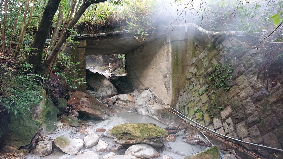 最古の岩風呂13