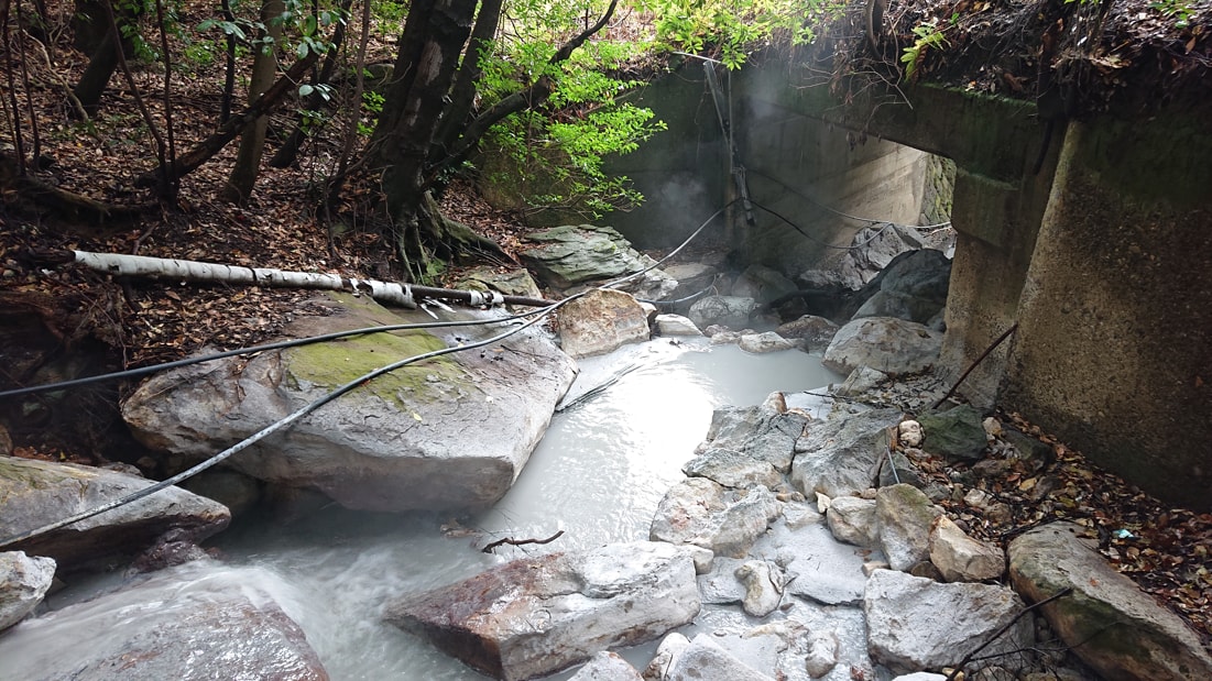 最古の岩風呂15